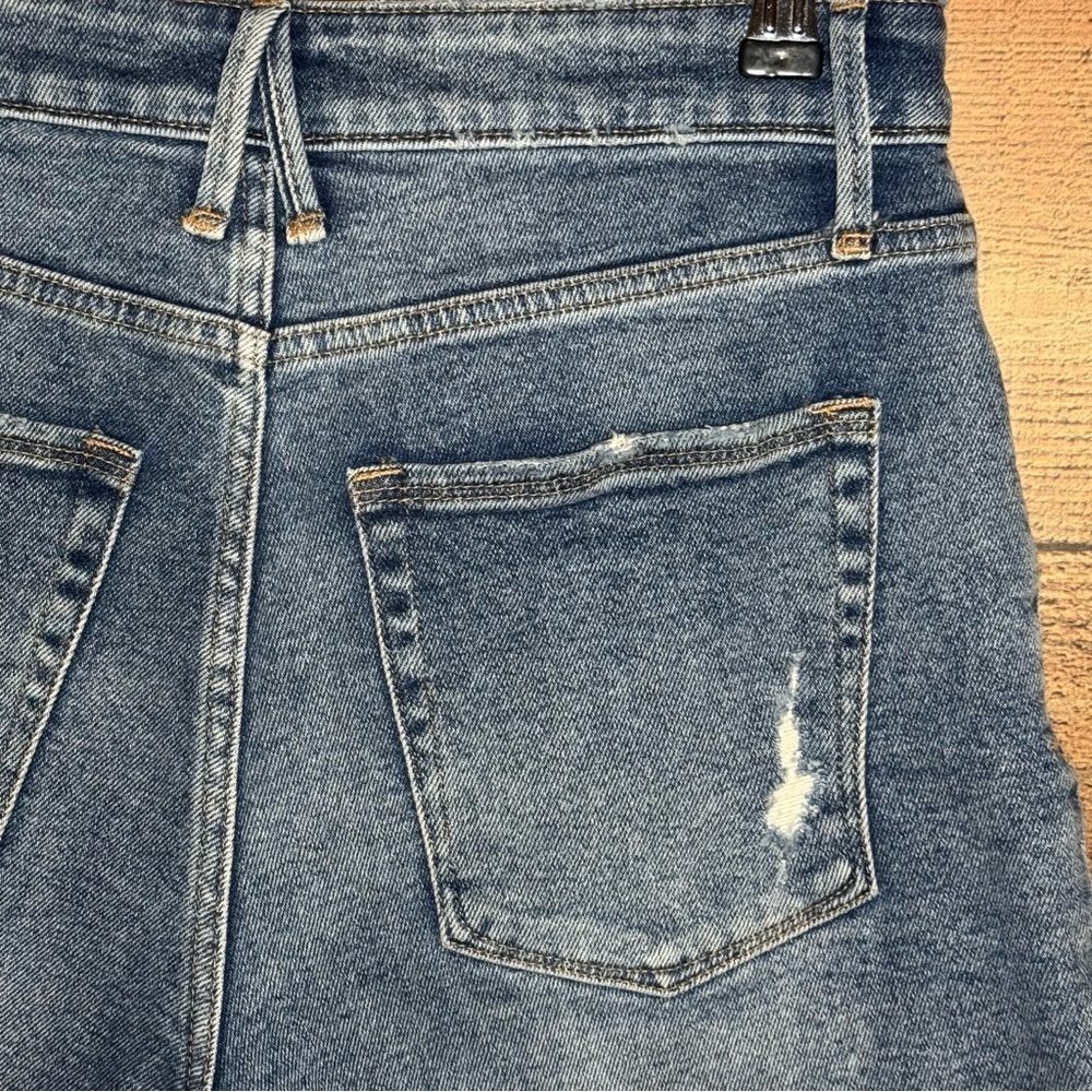 Good American High Rise Cheeky Button Fly Denim Shorts 2/26 - Picture 7 of 12